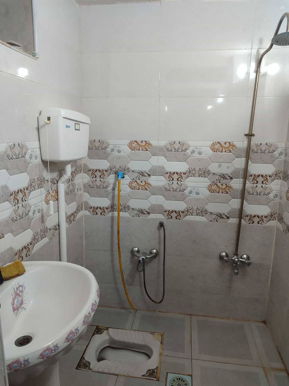 🌺اللهم صل على محمد وال محمد🌺

#دار سكن في مجمع الدوح بناء شخصي 

#المساحة 210 متر طابق واحد 

غرفتين وصالة وبراني ومطبخ وصحيات داخلية وخارجية  

#السعر 150 مطلوب 90 للمصرف العقاري تحول مع تغيير الكفيل  و60 بيد البائع علماً إن التسديد الشهري 460

للاستفسار اكثر عن موقع العقار الاتصال على الارقام التالية او مراجعة مكتب عقارات المختار شارع زمزم قرب حسينية السيدة زينب عليها السلام مجاور عمارة ابو بسيم 

*********** يوجد واتساب 
*********** يوجد واتساب
