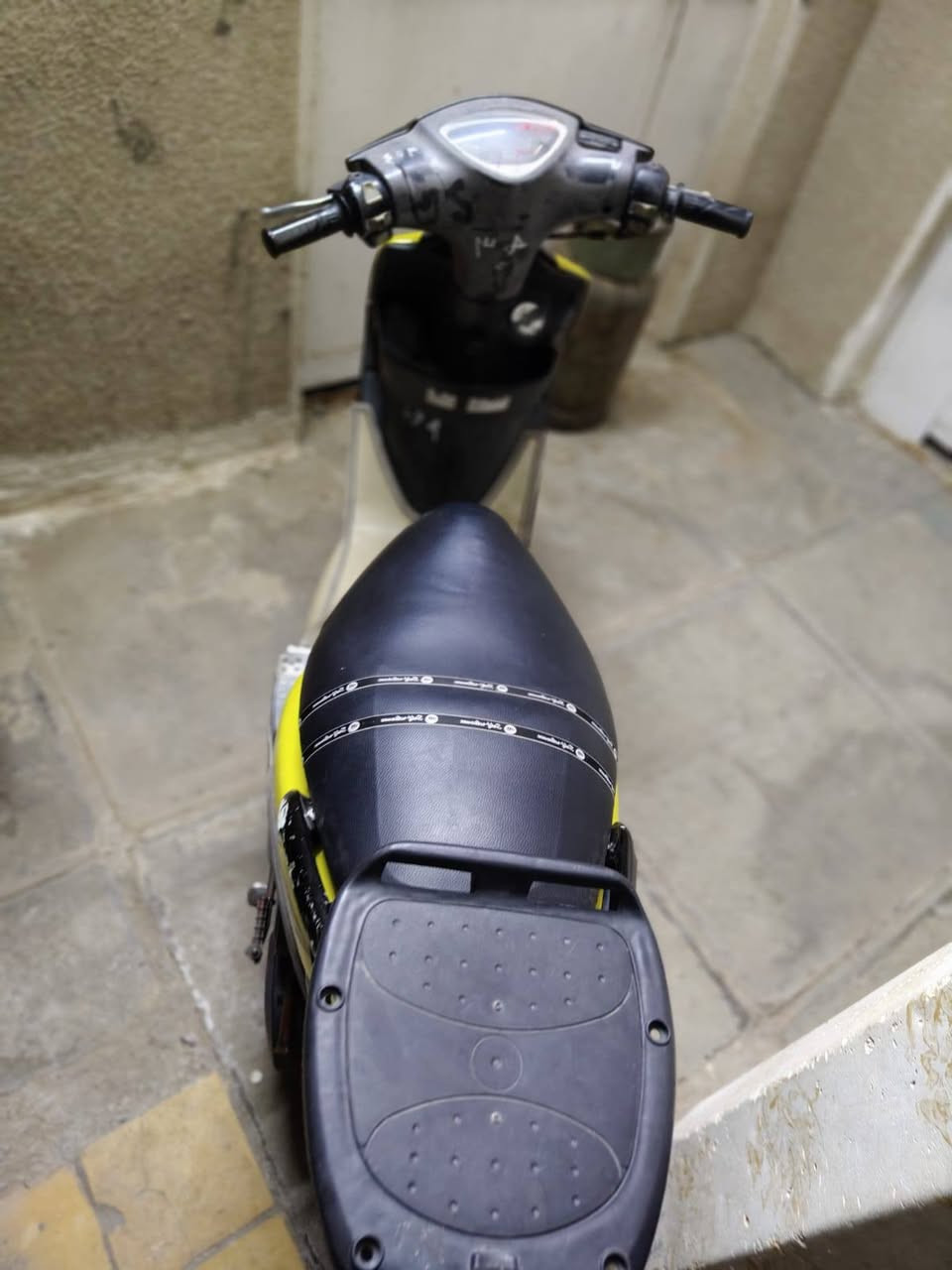 السلام عليكم من رخصه ادمن الكروب دراجة ماكس عدله 120  رمبه  الدراجه فول نضافه كهربائيات كامله مكينه مكفوله تشغيلتها نكره سلف  للتواصل واتس  اول اتصال ***********
