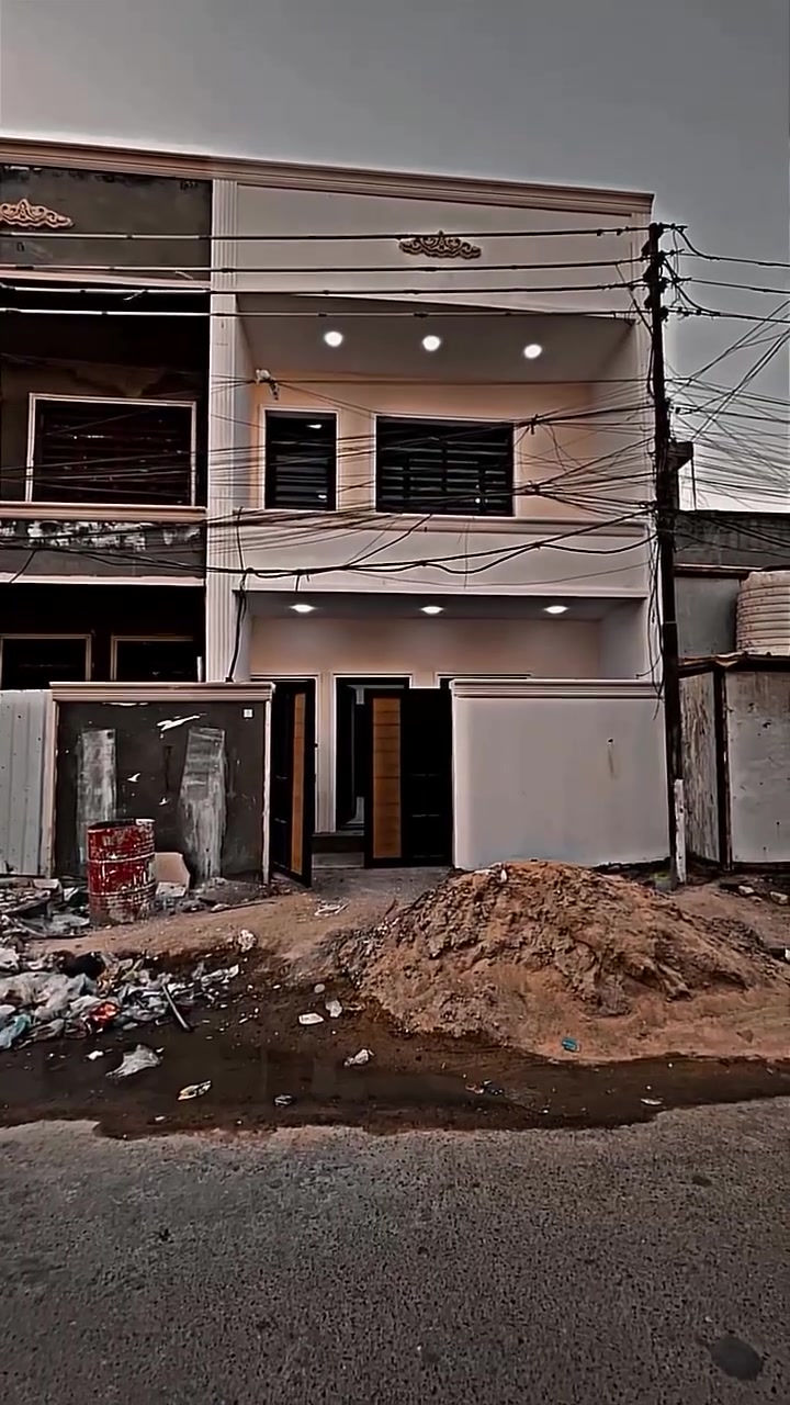 سلام عليكم مشتمل 50 متر طابو صرف  لبيع  البيت 🏠 قطعة ومبني  طابقين  قرب شارع العام مقابيل  مطعم بشار ابو العنبة  يبعد شارع العام 20متر  الاستفسار مكتب علي السلطاني 
الاتصال *********** حسن السلطاني
