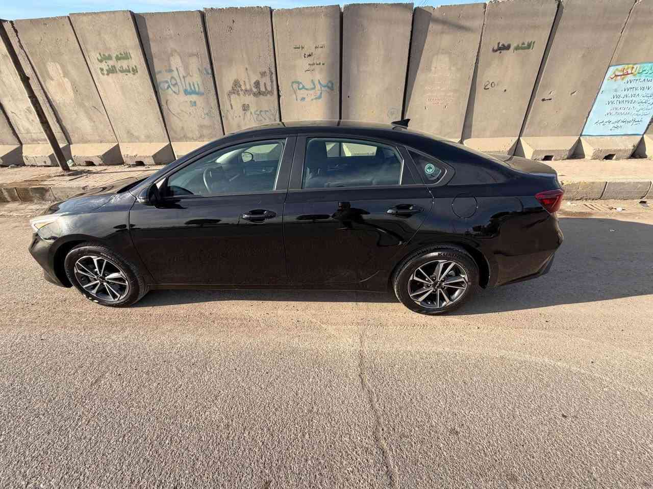 كيا فورتي ٢٠٢٢ اخت الزيرو ماشيه 9600 كيلو متر مرقم بغداد السياره حادث امامي فقط بارد مابيه نقطت صبغ فقط تكحيل او بيه تعديل شاصي امامي رقم الهاتف *********** بغداد, العراق
