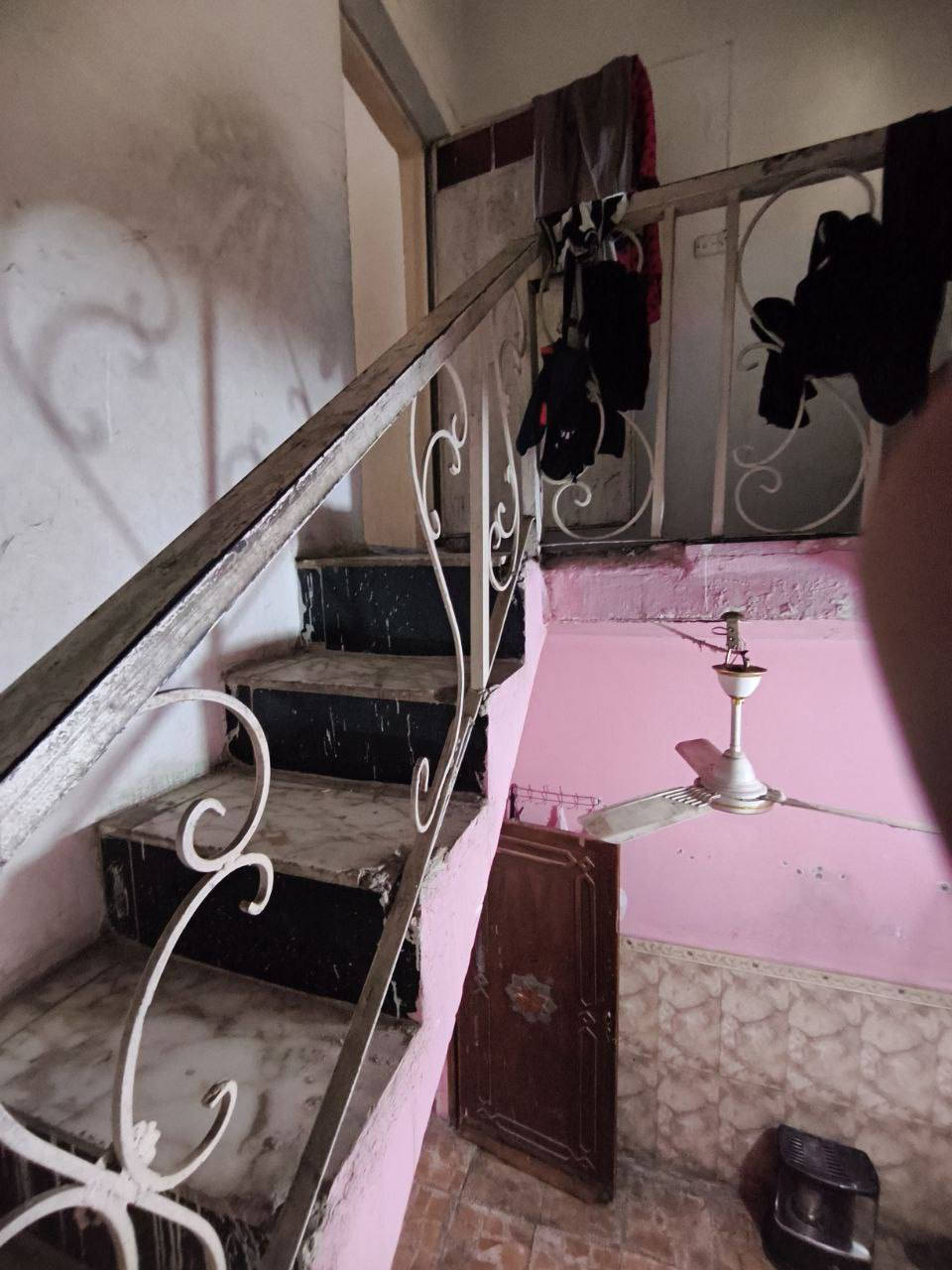 السلام عليكم نصف قطعه شرك للبيع قطاع 42 قريبة على شارع 60 وقريبه على الساحة السعر 105 مليون وقابله للتفاوض *********** هذا رقم صاحب القطعه مكلف بالنشر وغير متواجد بالفيس
