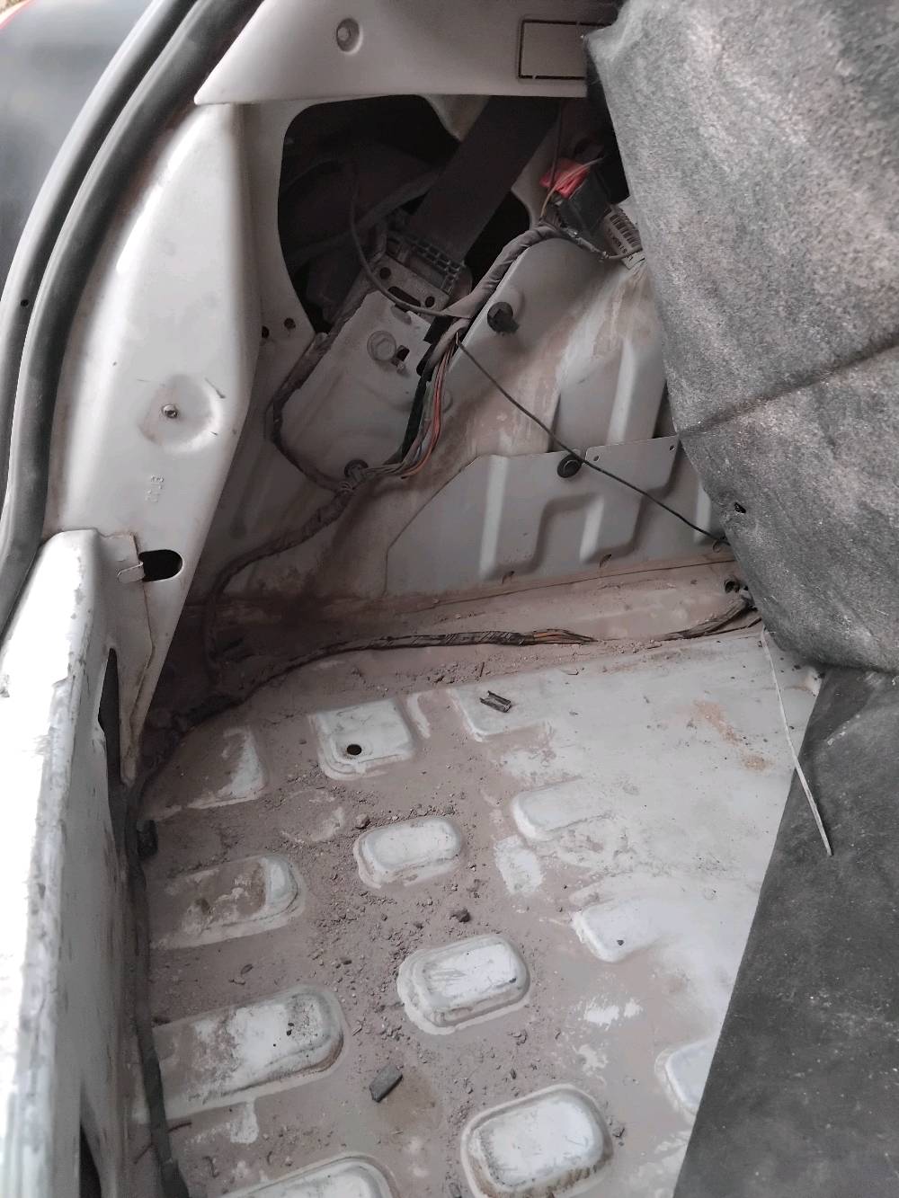 بيجو فرنسي ٢٠١٢ محور ياباني  بيهة درايمشفت  الايمن بي صوت بالاستدارة  تبريد شغال رقم مشروع وطني صدر جيد السعر ٣٣ورقة