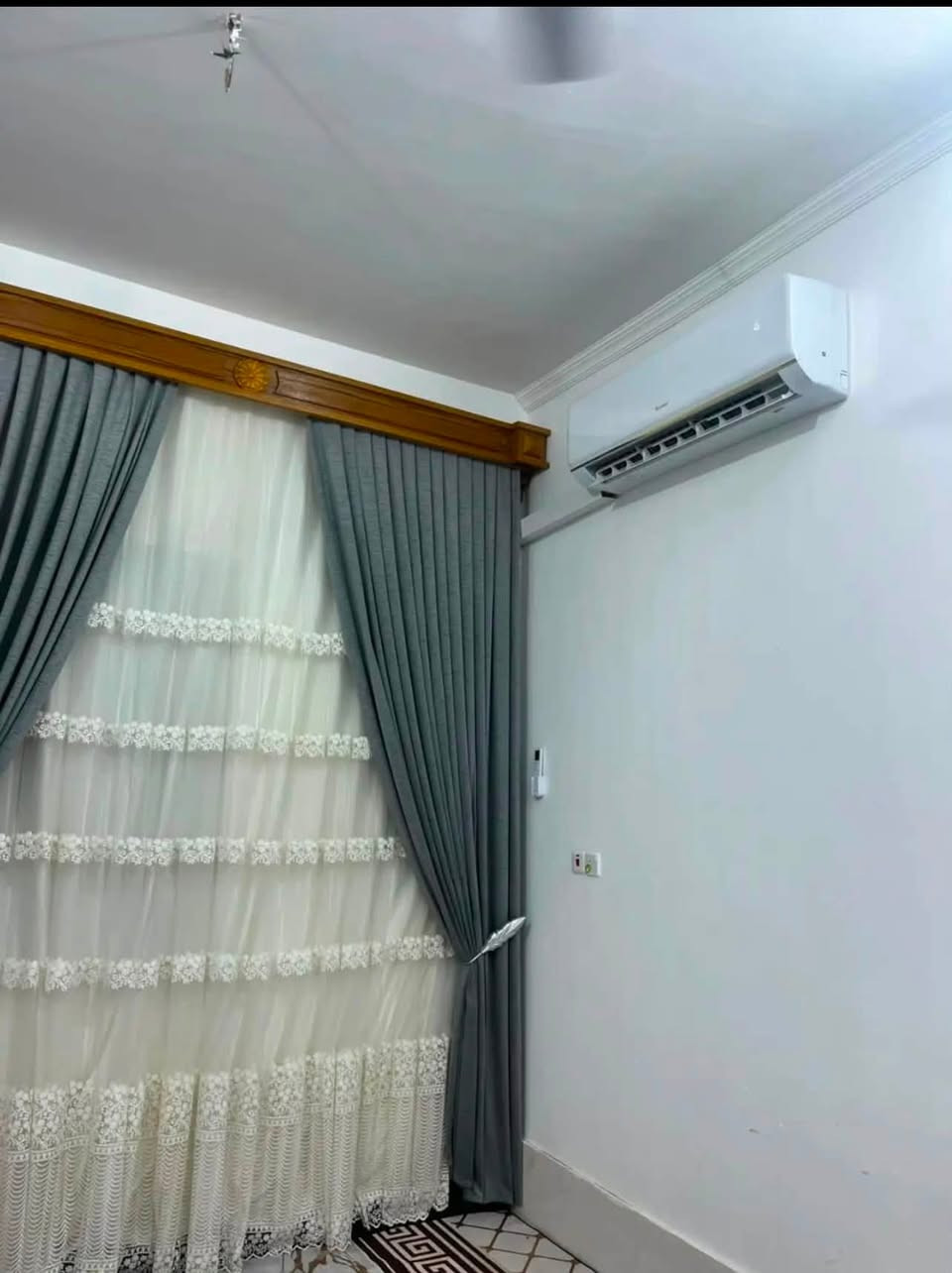 🏡 بيت مساحته 110 م سند زراعي 25 | 
منطقه حي الحسين الجديد دوانم ابو حوراء 

📐 المساحة: 110 متر  
📜 السند: سند 25 زراعي 
      الواجهه:10 متر
       النزال :11 متر 

📍 المميزات: 
- موقع ممتاز خلف حي الحسين 
- منطقة حيوية وخدمات كاملة
- ⁠البيت يتكون من استقبال +مطبخ+صاله +صحيات +غرفه +كراج طارمه +منور 
- ⁠طابق واحد
- ⁠بناء حديث كونكريت 
- ⁠خدمات كامله 
- ⁠البيت ركن مربع 

💰 السعر:85 مليون 
⬇️ قابل لتفاوض  

📞 للاستفسار والمعاينة: راسل الصفحة خاص
حيدر الصرخي للعقار (مكتب البعاج)

***********| بيع - شراء - ايجار
نستقبل كافه منازل  وقطع  الأراضي بيع وشراء و عرض وبيع لدينا
📍عنوان مكتبنا نهاوند سايدين الجدد مقابل صيدليه وجدان داود
