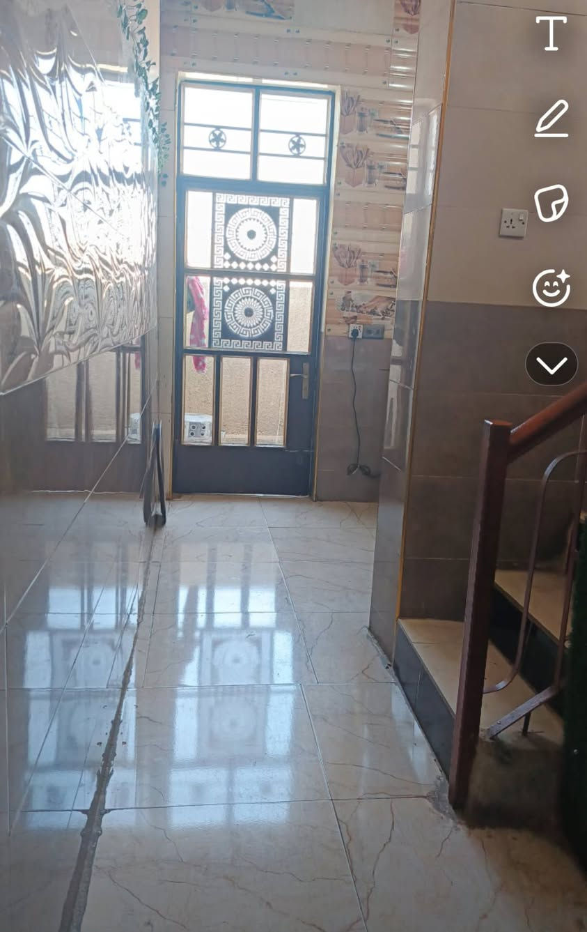 سلام عليكم عندي مشتمل بالشعب جمعيات خلف عمار ابو الدهن ٦٠م طابو صرف باسمي قاطين ونص للبيع او مراوس واجهه ٤م سعره ٩٠ هاتف وتساب ***********غير متواجد على فيس
