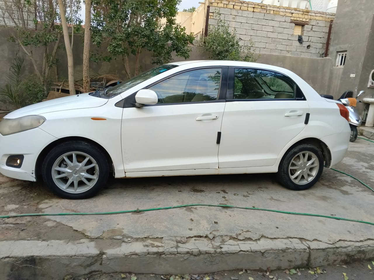 صبحكم الله بالخير والعافية. فلاوين موديل 13رقم قادسية دولي سنوية وهزة جديدة مكينة  وگير شرط النضافة حدادية وتخم تاير جديد كهربائيات شغالة سنترلك تبريد تدفئة كلها جاهزة ونضيفة مابيهة نقص مكانها الديوانية قضاء الشامية سعرها 38 ورقةوبيهة مجال حگ الجية ***********متوفر وت ساب
