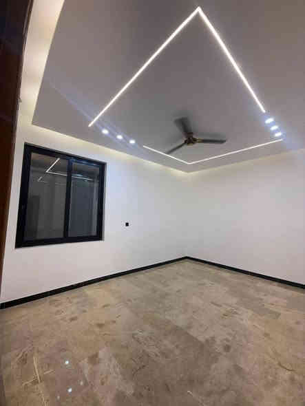 دار للبيع مساحة 140م حي الجامعه شارع 10 بناء طابقين حديث 2025 4 غرف نوم مكان مميز جدا للاستفسار واستقبال العروض والفرص الاستثمارية يرجى الاتصال على الرقم التالي *********** مدعوما بخدمه واتساب
