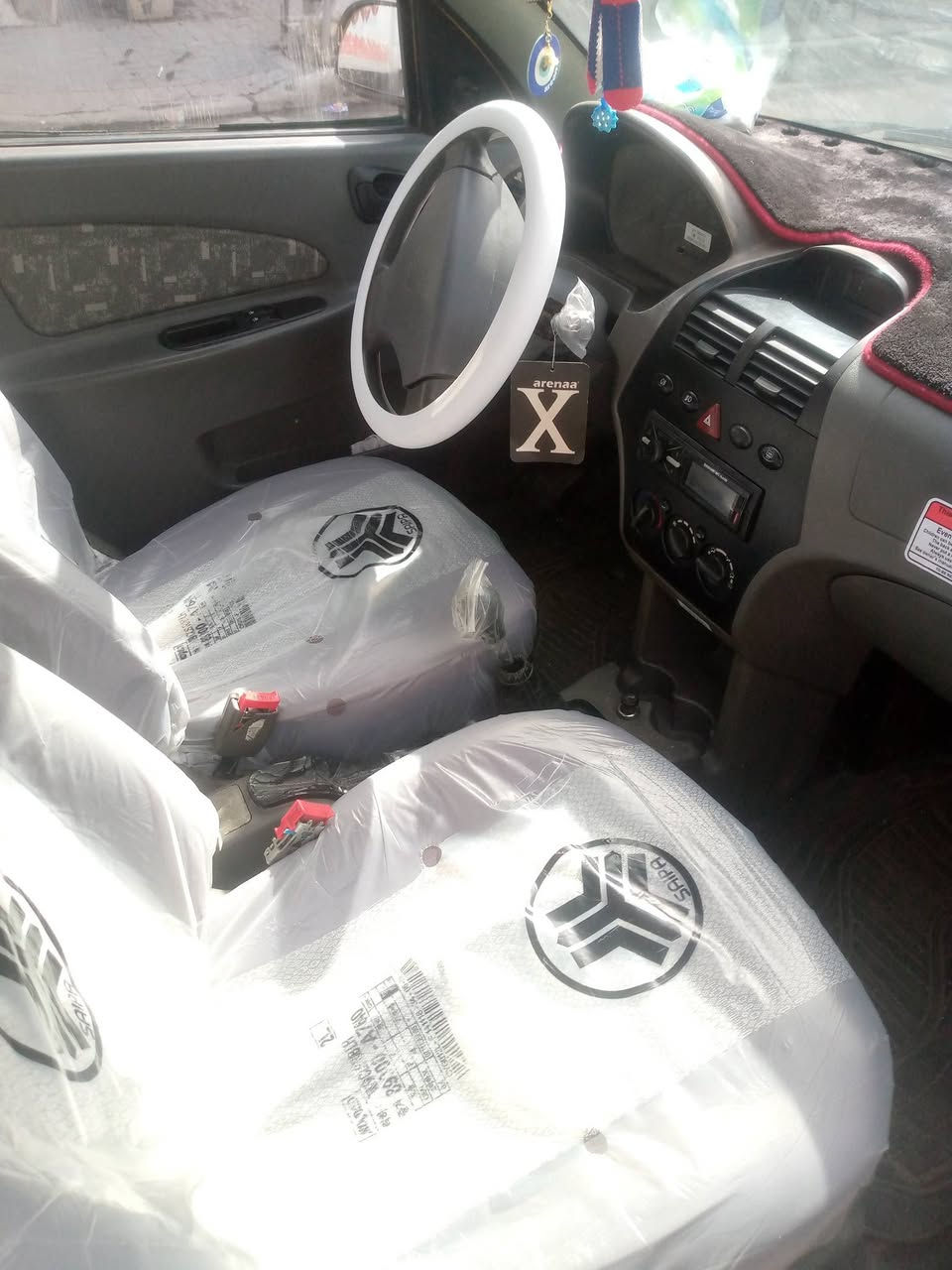 سلام عليكم سياره طيبه للبيع موديل 2015 سياره جاهزه مابيه اي نقص عنوان بغداد مدينة  سعر 38 وبي مجال رقم ***********
