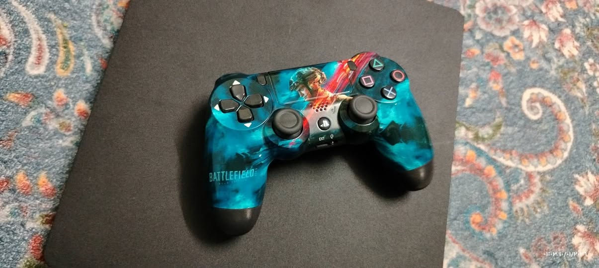 للبيع بلي 4نظيف كلشي مابية وياة جوستكين سعرة210بدون الاقراص معة الاقراص 270الرقم: ***********
