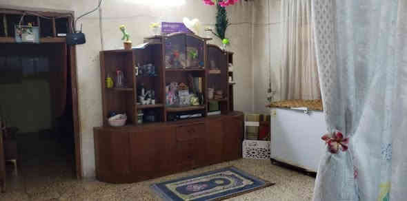 السلام عليكم بيت في حي القدس للبيع المساحه 220 متر سنه طاب والزهور 2025 قرب السوق والمدارس وشارع اربيل وقرب والسائدين الحولي السعر 100 وبي مجال البيت صالح للسكن ابيع حسبه قاع ***********
