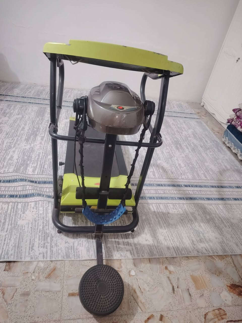 سلام عليكم ورحمة الله جري للبيع شغال او مابي كل خلل يتحمل وزن 150 كيلو   سعر 160اوبي مجال قليل مكانه نجف حي المكرمه تلفون ***********
