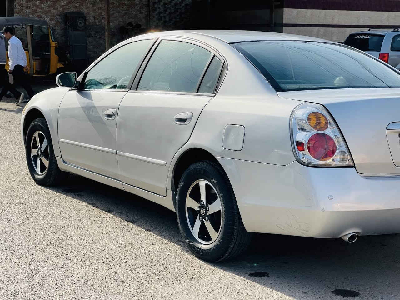 سلام عليكم نيسان التيما
2005 موديل 
محرك 2500 
مصبوغة عام جماليه 
كير محرك خير من الله 
ضفيره جديده عقل جديد 
سياره مابيه نقوصات بس 
حساس مال دخان نقص 
باأسمي بغداد كفات العبيدي 
 
السعر 49 وبيه مجال 
***********
