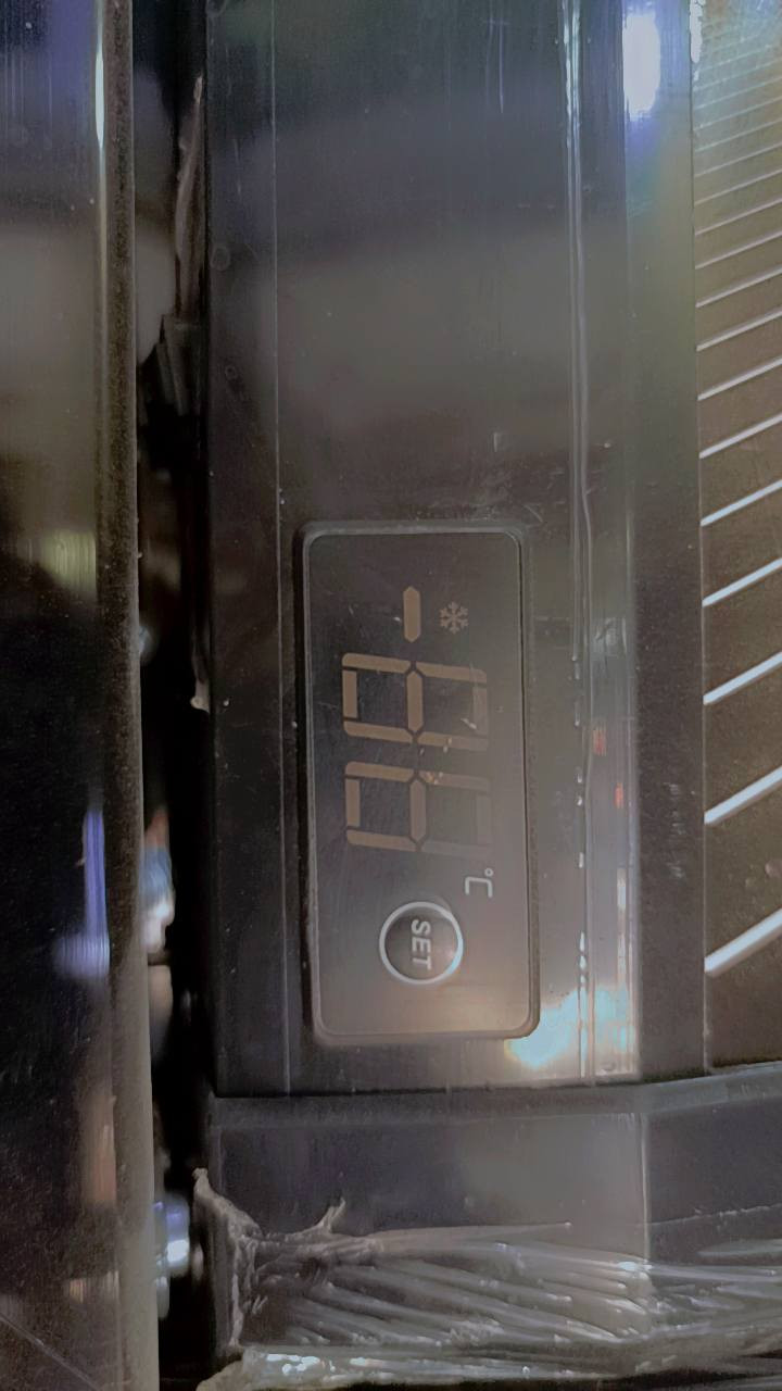 عارضة مقبلات حجم كبير نسبة النظافة 100/100
عارضات عامودية نوع tclحجم 26ايضآ نسبة النظافة 100/100العنوان بغداد الشراي يتصل وبالخدمة ***********
