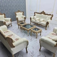 تخم ملكي • ١٠ مقاعد • طبلات هدية