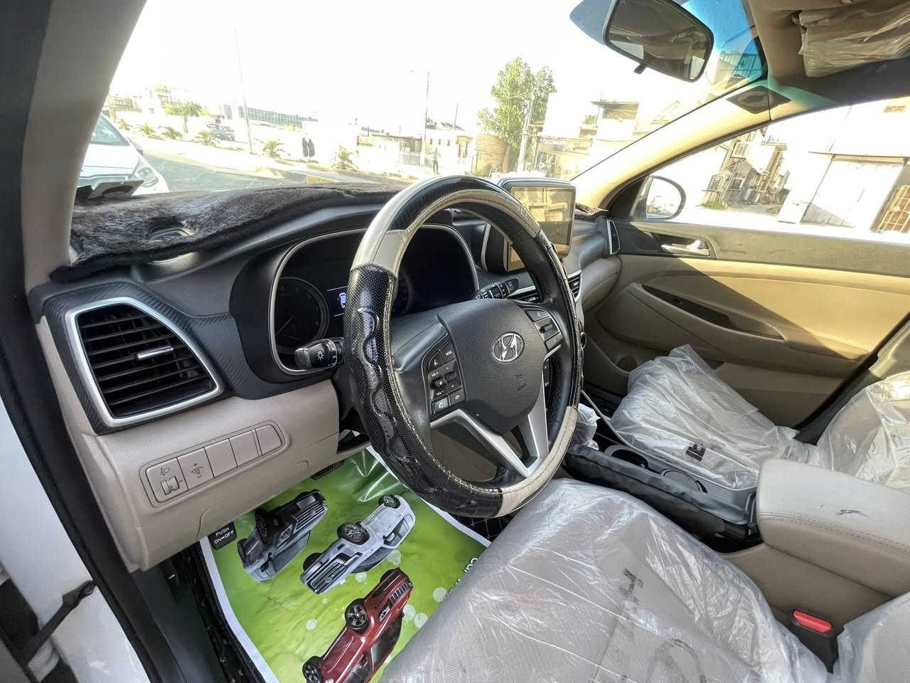 السلام عليكم توسان موديل 2020 خليجي شركة الكاصد ماشيه 74 الف السعر 185 مكاني بغداد مدينة الصدر 
للتفاصيل اكثر *********** 

مبدل بيهة بنيد ودعامية 
شواصي لغود جاملغات ايرباك كله سليم سيارة واكفة ورجعت عليهة سيارة ثانية وبدلتهن 
وتاخذ وتفحص
