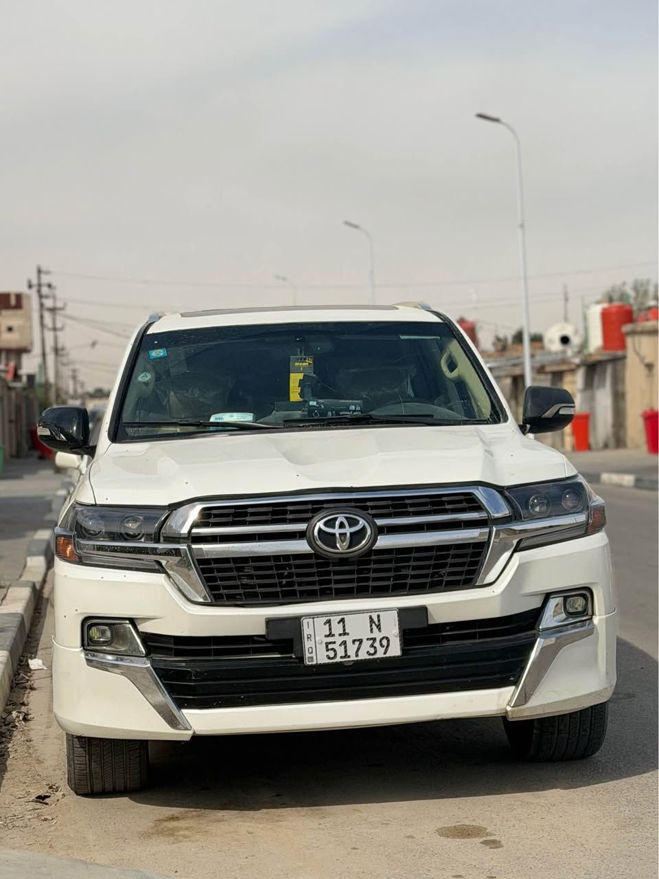 السلام عليكم للبيع سيارة لاندكروز جكسار موديل 2008 ومحدثه داخل وخارج بلكامل تحديث اصلي موديل 2021 رقم بغداد دولي جديد تحويل ثاني يوم السيارة كفاله من الكص و النقل و التحويل و الضربه القويه والمكينه ولكير مكفولات جدد حداديه جديده السياره فوول مواصفات تنته واشارات بلمري وحساسات خلفيه وتدفئة وتبريد وشاشة داخلية لايت لد زنون عالي وناصي السيارة فول مواصفات السيارة جاهزه دون اي نقص السياره بانزين V8 للبيع أو المراوس حسب القناع سعرها 245 ورقه 
مكان سيارة البصرة
*********** البصرة, العراق
