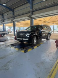 تاهو 2022 خليجيه وكاله المنصور ماشيه 57 الف جديده سياره بدون بارد وتبد...