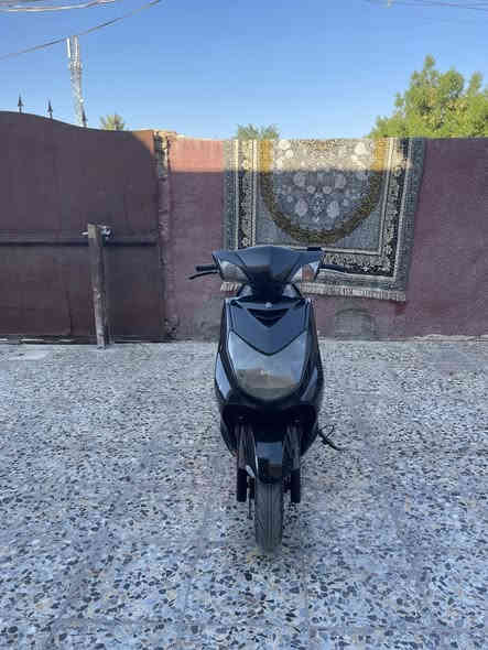 السلام عليكم 
سكنس فحل كابريتر للبيع 
الدراجه بلاديه من الطول للطول ومكينه كذالك
شغاله سلف وهندر خير من الله
شلعه ومعدل مرتبات 
نقوصاتها بسيطه بلكفرات بس مثل ما موضحلكم بلصور 
الدراجه خير من الله لا تبخير ولا تنقيص 
السعر ٥٥٠ وبي مجال للشراي 
التواصل : الخاص مفتوح ورقمي كذالك 
***********
