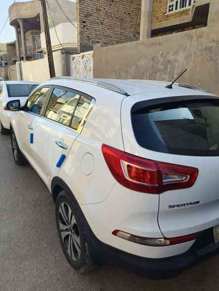 السلام عليكم كيا سبورتج موديل2014 خليجي
 بيه بنيد مبدل وربع الجاملغ الامامي صبغ بدون دواخل 
كير محرك تبريد حداديه كله مكفول 
السعر 140$ 
للاستفسار الاتصال عل الرقم ***********

