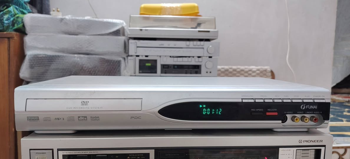 سلام عليكم  أخواني  قطعتين بايونير 240 واط امبليفاير مع  جهازديفيدي  من شركه فوناي  يشغل جميع القراص  اوبتكل  تسجيل   سعر الفطعتين 100 الف


**إذا كنت صاحب هذا الإعلان وتريد حذفه لأي سبب، رجاءا أرسل رسالة إلى الدعم الفني**