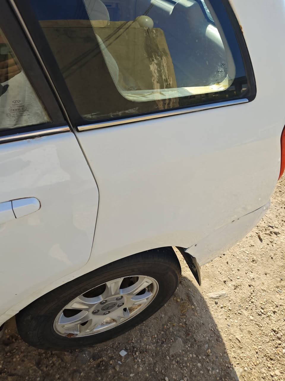 السلام عليكم 
تيكو ٢٠١٣ سياره جديده كير محرك بلادي ما مفتوح حداديه جديدة تبريد ثلج جاهزه مابيه اي نقص تخم تاير رقم قادسيه مكاني الحله سعره ٤٢ للاستفسار الاتصال علي رقم ***********
