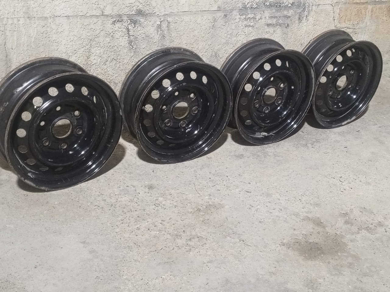 ويلات جمبي  اجوان نضاف كلش مابيهن اي عواج عدد ٤مكان بصره اتصل ***********هذا صاحبهن مكلف بنشر انه
