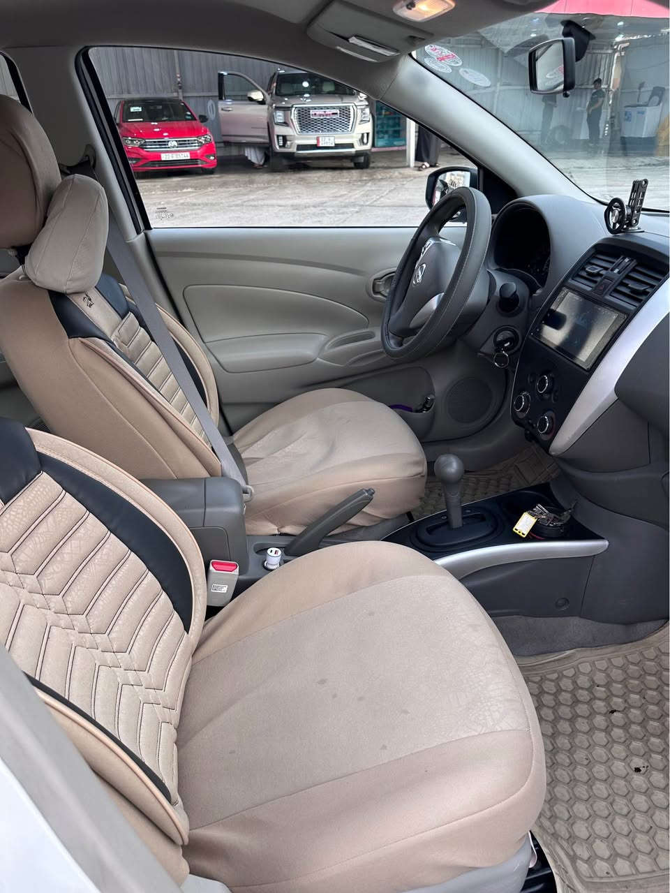 نيسان صني موديل 2024 
جام آربعة كهربائية 
تبريد مركزي 
ماشية 25 الف فقط
شاشة كبيرة 
تايرات الأربعة جديدة  
بحالة الوكالة بيها صبغ باب خلف السايق 
السيارة أربيل, العراق


**إذا كنت صاحب هذا الإعلان وتريد حذفه لأي سبب، رجاءا أرسل رسالة إلى الدعم الفني**