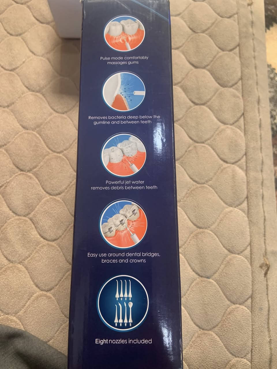 هذا الجهاز هو خيط الأسنان المائي (Water Flosser) من العلامة التجارية Hangsun، وهو أداة محمولة مصممة للعناية بصحة الفم والأسنان. يعمل الجهاز بتقنية ضخ الماء بضغط عالٍ لتنظيف الأماكن الضيقة التي يصعب على فرشاة الأسنان التقليدية الوصول إليها، مما يساعد في إزالة بقايا الطعام والترسبات بفعالية. يساعد في الوقاية من تسوس الأسنان والحفاظ على لثة صحية مثالي لمن لديهم تقويم أسنان، جسور، أو تيجان، حيث ينظف حولها بلطف ودون ضرر.يساهم في تقليل جيوب اللثة وإزالة رائحة الفم الكريهةالناتجة عن بقايا الطعام. السعر ١٥ الف


**إذا كنت صاحب هذا الإعلان وتريد حذفه لأي سبب، رجاءا أرسل رسالة إلى الدعم الفني**