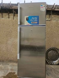 ثلاجة • نظيفة • ضمان