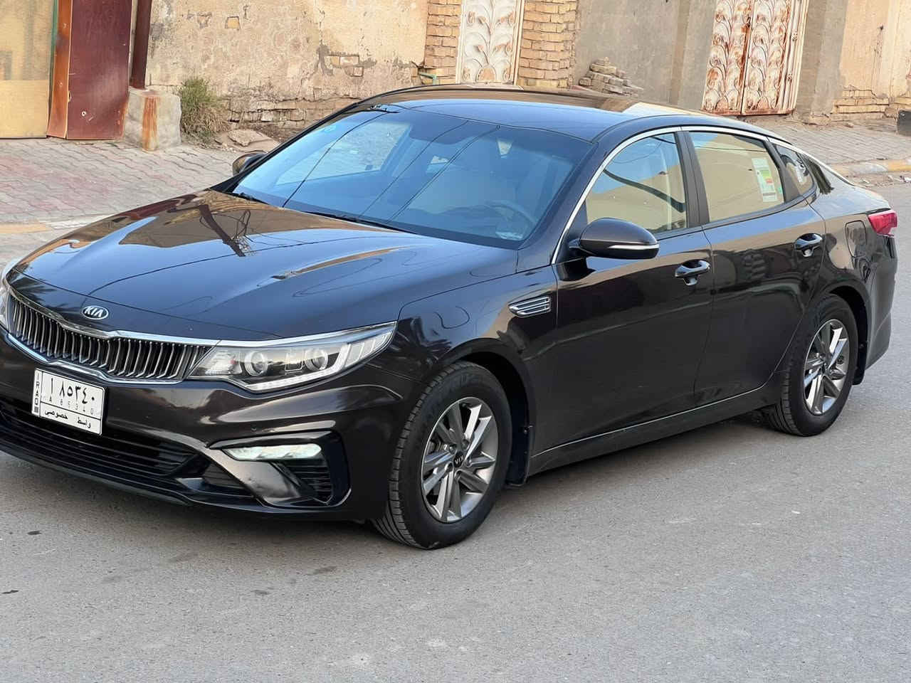 سلام عليكم سياره كيا اوبتيمه  خليجيه موديل ١٩ رقم واسط مشروع وطني ماشيه ١٢٥ محرك دوش ٢٠٠٠ السياره مكفوله كفاله عامه صبغ ضربه تبديل بارد   كير مكينه حداديه صدر تبريد تخم تاير  حساسات خلفيه اماميه سويجات ثنين دواخلها كارتون السياره السعر ١٧٥$ بيها مجال بسيط جدااا العنوان واسط للاستفسار والاتصال ***********☎️
