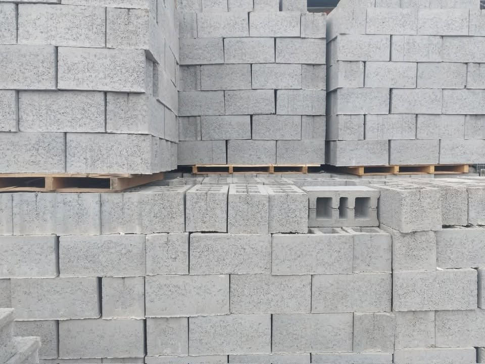 شركه البصره 🫴
لتجهيز كافه المواد للبناء. 👈🏻بأنسب الاسعار جمله مفرد 
الثرمستون الوطنيه الكبسه 340
ثرمستون الحوشان الكبسه 325
ثرمستون البصره الكبسه 340
ثرمستون بلد السلام الكبسه 315
ثرمستون قياس 15*20*60 الكبسه 340 العدد 220
البلوك الأسود الإسمنتي 
بلوك بحص الالف 630
بلوك الاخشانه الالف 575
بلوك قياس 15*15*40 الالف 600
يوجد مواد لاصقه ثرمستون الكيس 5000
👍👍يوجد كرين نقل وتصعيد المواد 
🤙👈🏻***********✔️
👍***********✔️
