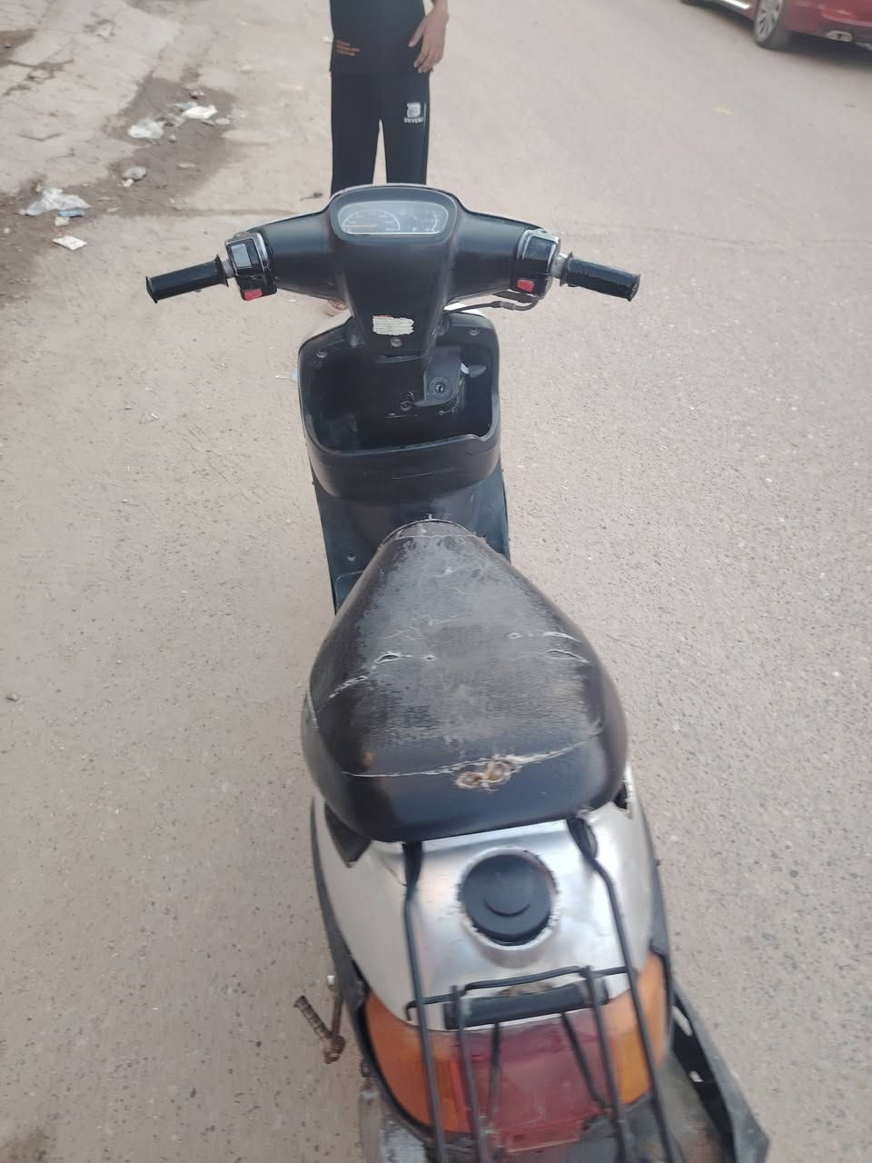 دراجه بترة للبيع نضيفه وشلعه ومعدل شرط نضيفه ما شاءلله لايت شغال اشاير شغلاات ابريك امامي وخلفي  ول سلف شغال عوزه بس راجز ويده سكليتر بالفين سعرهة 180 مكان ناصرية مركز ***********
