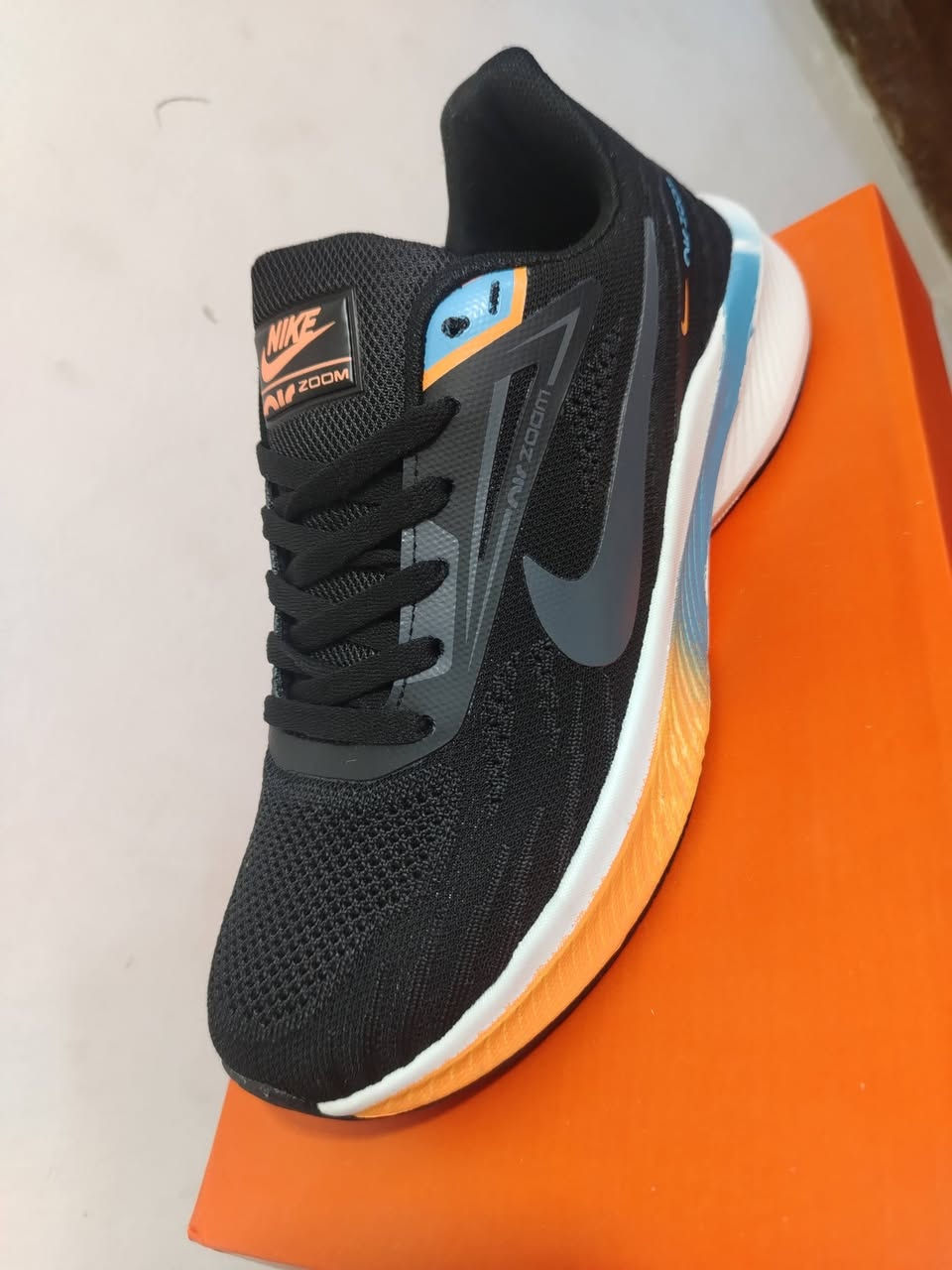 تصفيه محل أحذيه
البيع اقل من سعر الجمله
سعر القطعه ٧ الاف دينار
العدد ١٥ قطعه
الكميه كلها تنباع سوه 
***********
