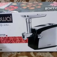 مفرمة لحم • جديدة • ما مستخدمة
