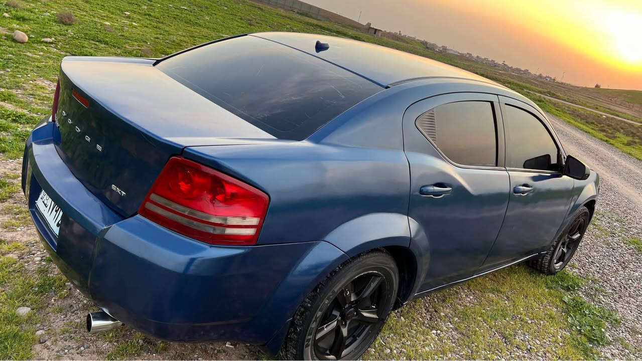 دوج ئه ڤينجر موديل ٢٠١٠ رقم بغداد سه نه وي پلاستيك رقم سه نه وي ئه وه ليات به شه رت گير ماكينه كاره باي به شه رت براوه دينگه و شانه كاني به شه رت عامه بو جواني 
ته له فون /*********** واتساب أربيل, العراق
