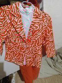 ملابس حسينية • توصيل