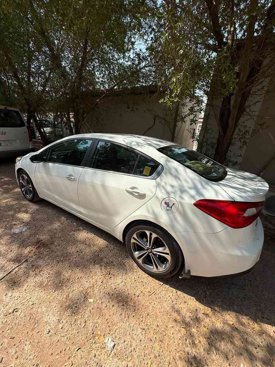 كيا سيراتو للبيع مديل 13 شكل 14 فول بصمه حادثه قطعتين *********** الموشراي لايتصل ولايعلق   ويدور مال ميت اهله لايتصل لان بيع مترهي
