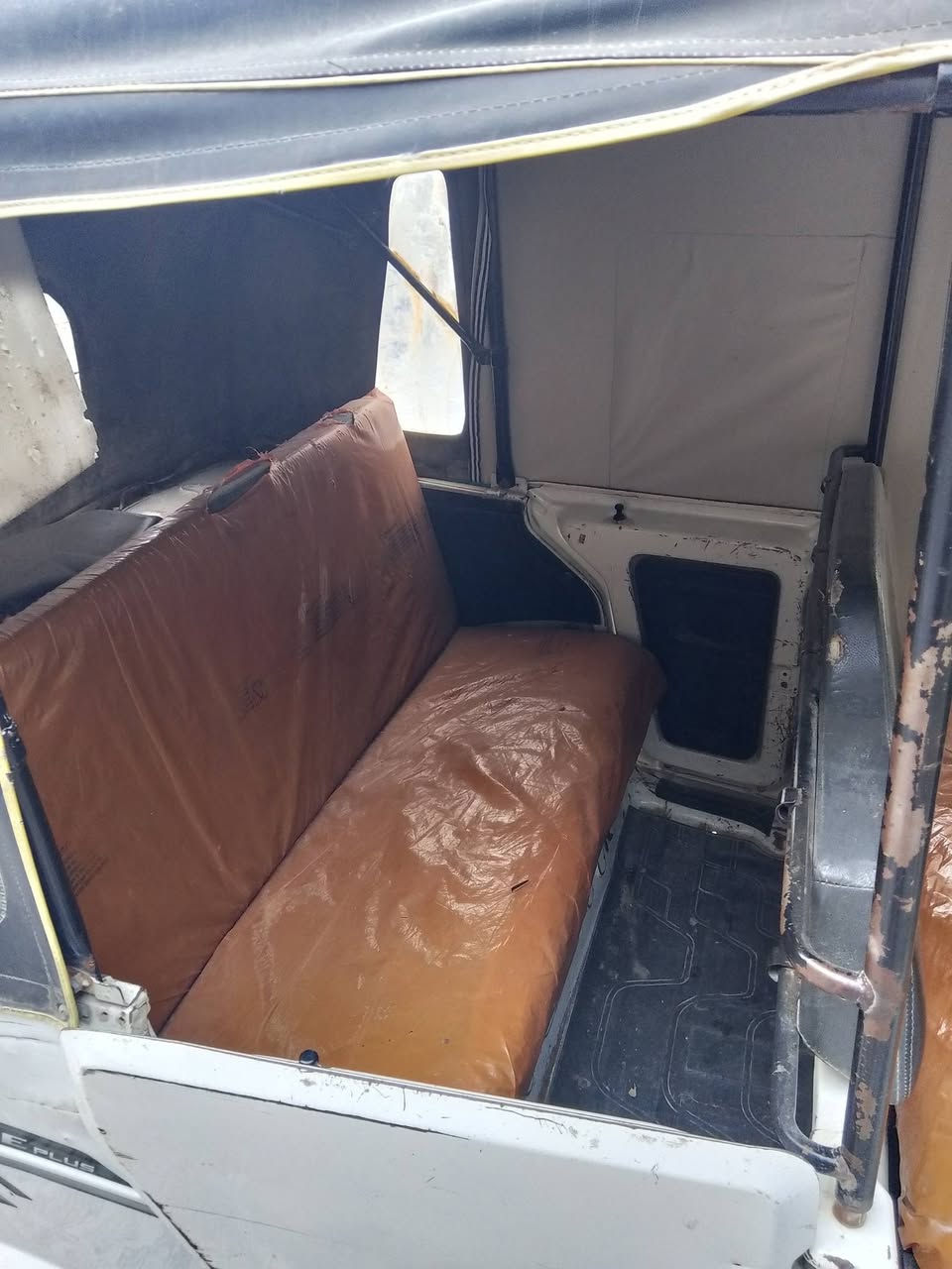 سلام عليكم تكتك للبيع موديل 21 نضافه فول محرك 23 رقم وسنوية بسمي تحويل ثاني يوم  المكان الحصوة حي الاكراد السعر 5500 وبيها مجال بسيط للستفسار ***********
