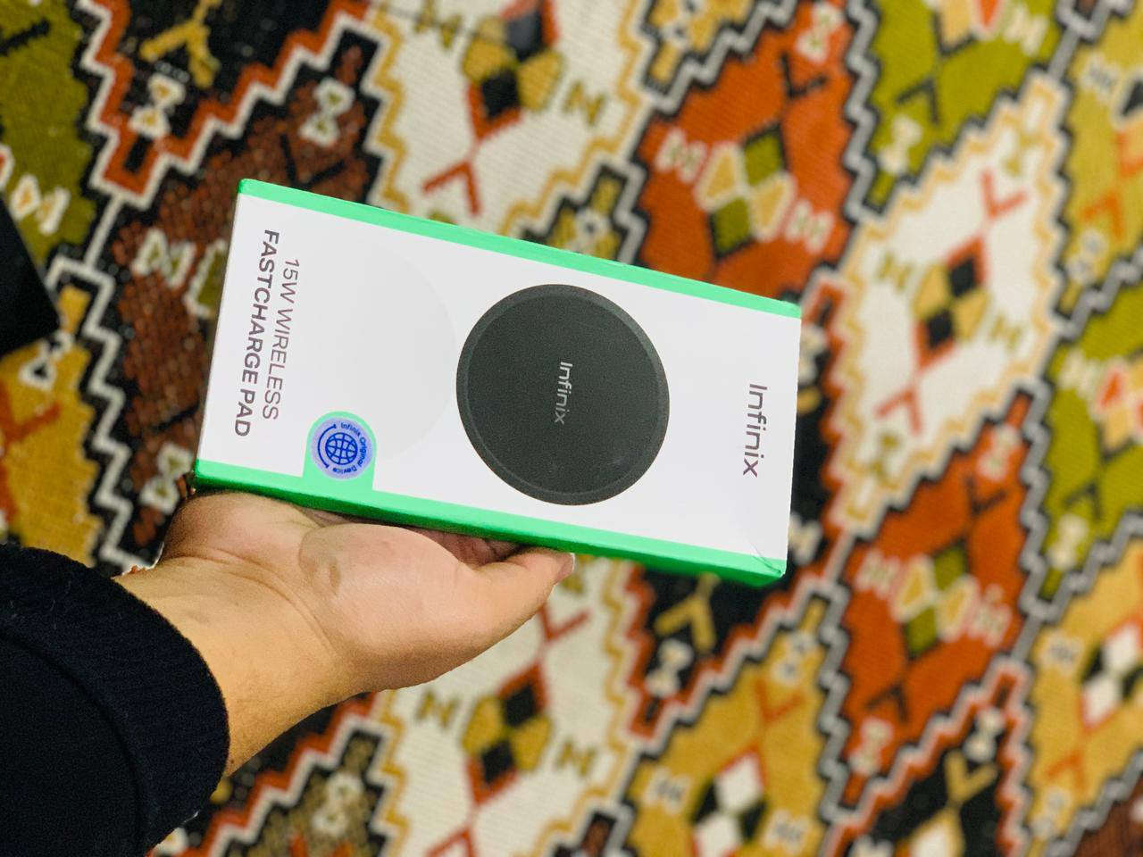 السلام عليكم
انفنكس نوت 30برو 5G

ذ 256 

ب5000 عملاقه يومين يبقه 

كامرات تخبل 108 ميكا كامرات ايفون 

والاماميه 32 ميكا 

بوبجي 60 فريم

بي فطر بالظهر خفيف مبين بالتصوير

ويا شاحنه لاسلكيه مال انفنكس بعده بالباكيت مامفتوحه

رقم ***********

الرمادي التأميم حي الاكراد

سعره 180 وبي مجال حك الجيه
