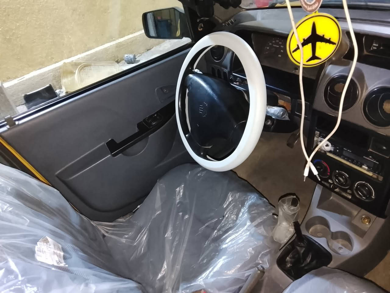 سايبه مديل 17مكينه وكير جدد تخم تاير تبريد ثلج
مصفرا هيه وغرامات حداده جديده سياره جاهزه. مال بيت مامتعوبه ترايك وين ما تريد من كلشي
برانكيتات ع بلاد الشركه كهربايات كلهه شغاله
السنويه 28. //السعر 35وبيه مجال حك الجيه العنوان الزبير الريسز رقم الهاتف ***********
