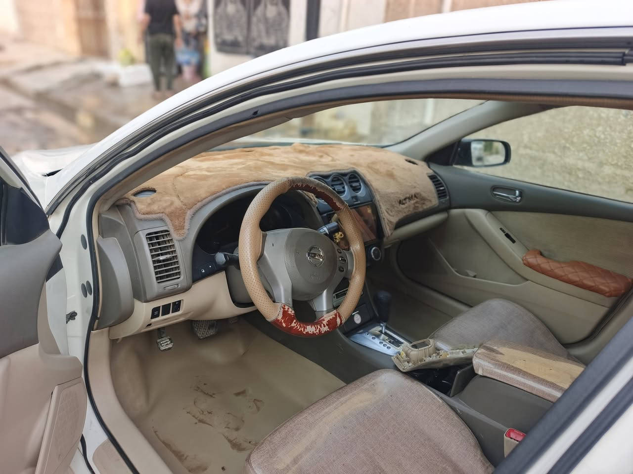 نيسان التيما خليجي بيه قطعتين ونص صبغ  مكينه وكير كفاله تبريد ثلج للبيع أو المراوس السعر ٩٥او بيه مجال 
*********** واتساب
