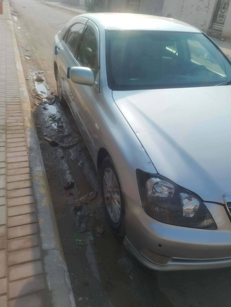 السلام عليكم  شاهينه للبيع أدوات أدوات موديل 2004 سياره جديده سعره 35 وبيه مجال بسيط مكان السياره الديوانيه الاستفسار اتصال ع رقم ..***********..
