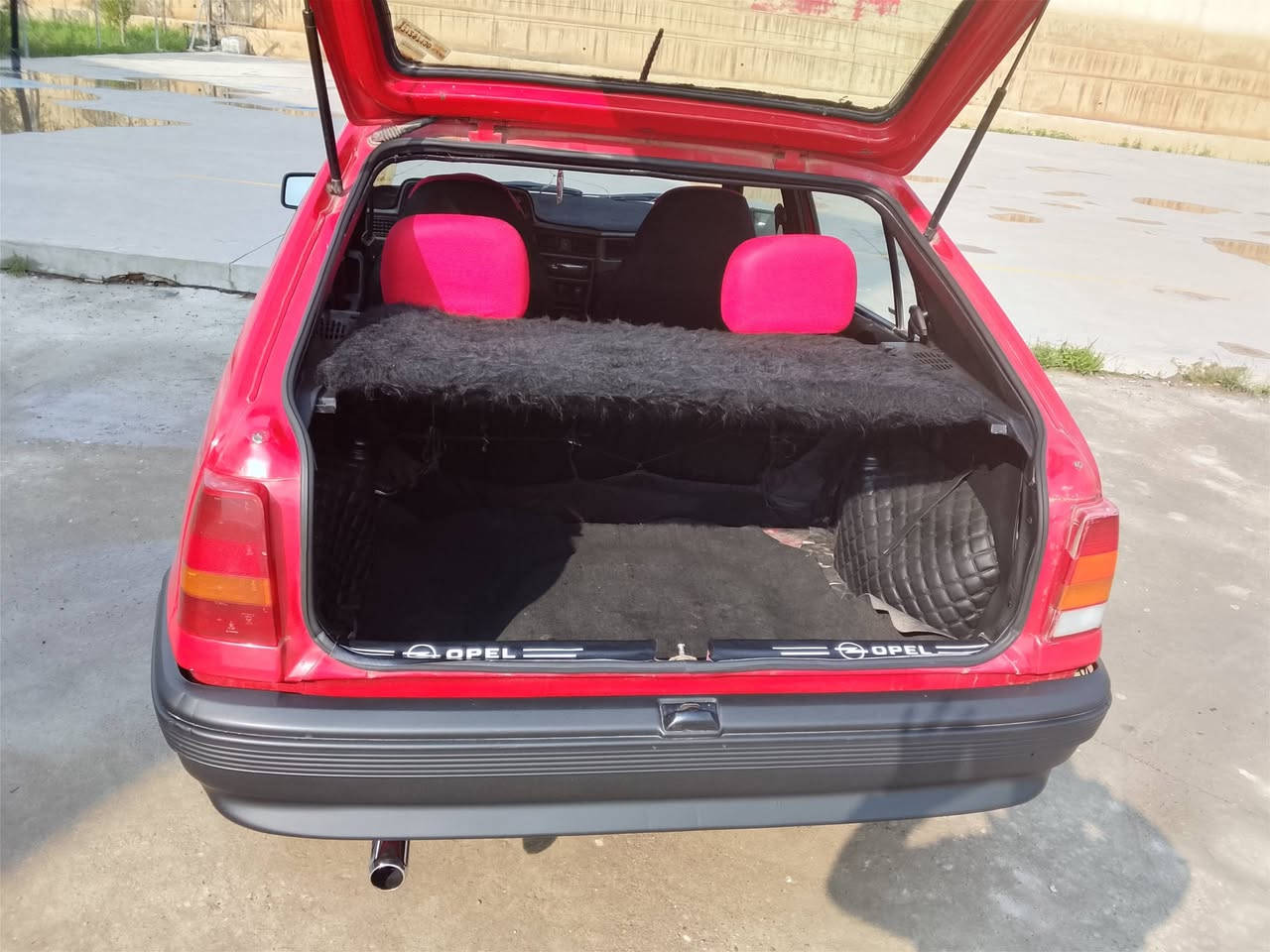 سياره للبيع كاديت جنطه سنويا 2030 فول عادي بس الكير توماتيك اسلايت شغال كاربون بنزين بيها صبغ احزام الشرعي موجود شرط التحويل موديل 19 رقم الهاتف ***********
