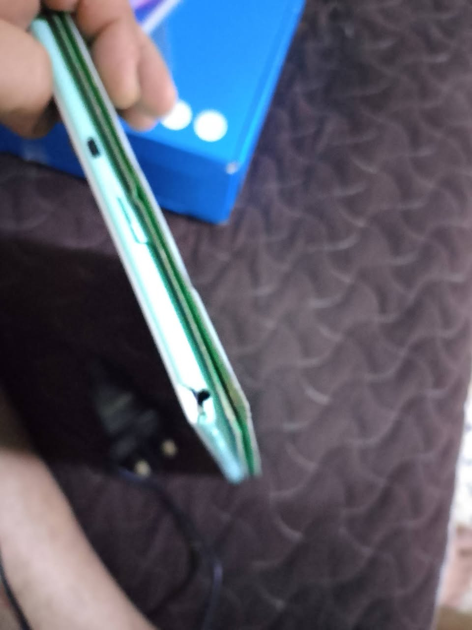 ابباد نوعية عل بكيت ذاكره 32 كيبورت بي شاحنه بي شرط نظيف بوبجي يشغل بس بي هيا الطخه بل زاويه مايثر علي السعر 70 وبي مجال موصل جانب الايمن


**إذا كنت صاحب هذا الإعلان وتريد حذفه لأي سبب، رجاءا أرسل رسالة إلى الدعم الفني**