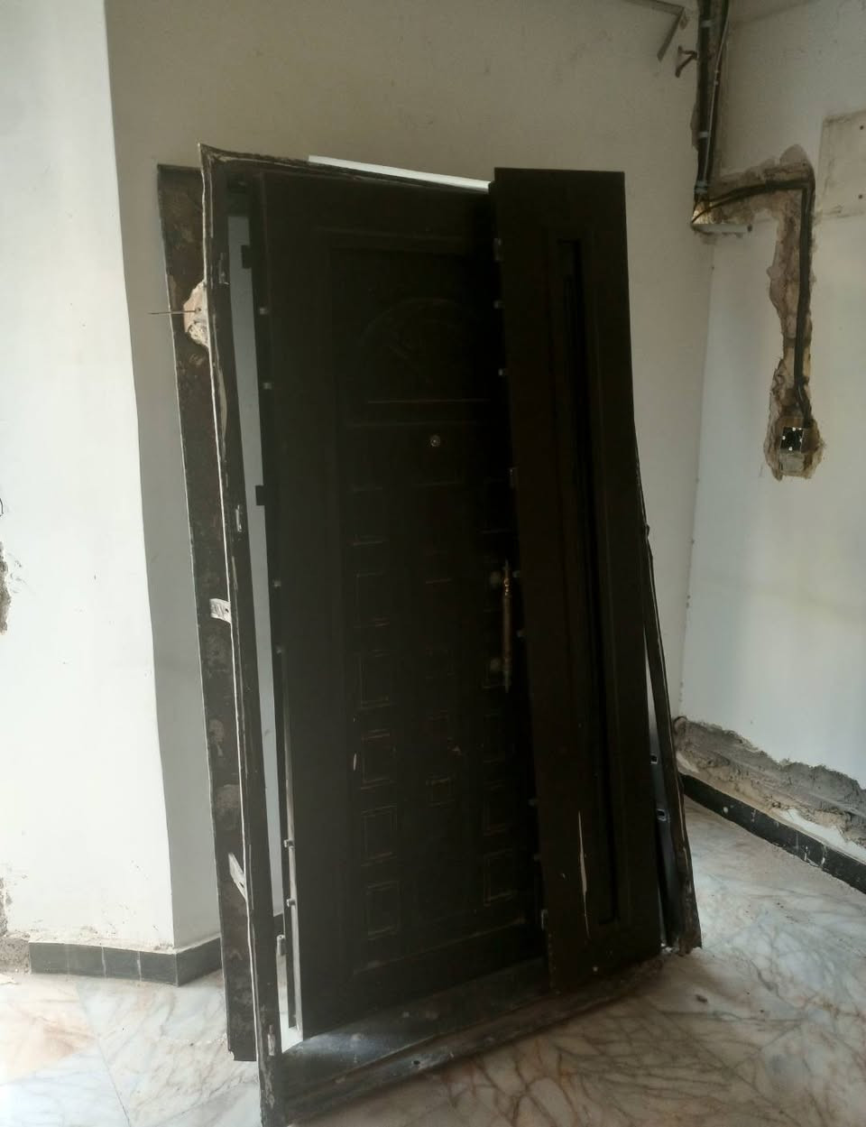 للبيع مكاني بغداد حي تونس


**إذا كنت صاحب هذا الإعلان وتريد حذفه لأي سبب، رجاءا أرسل رسالة إلى الدعم الفني**