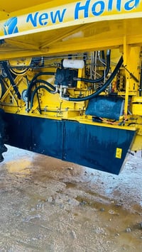 حاصدة نيوهولاند • موديل 2006 • صلاح الدين بيجي