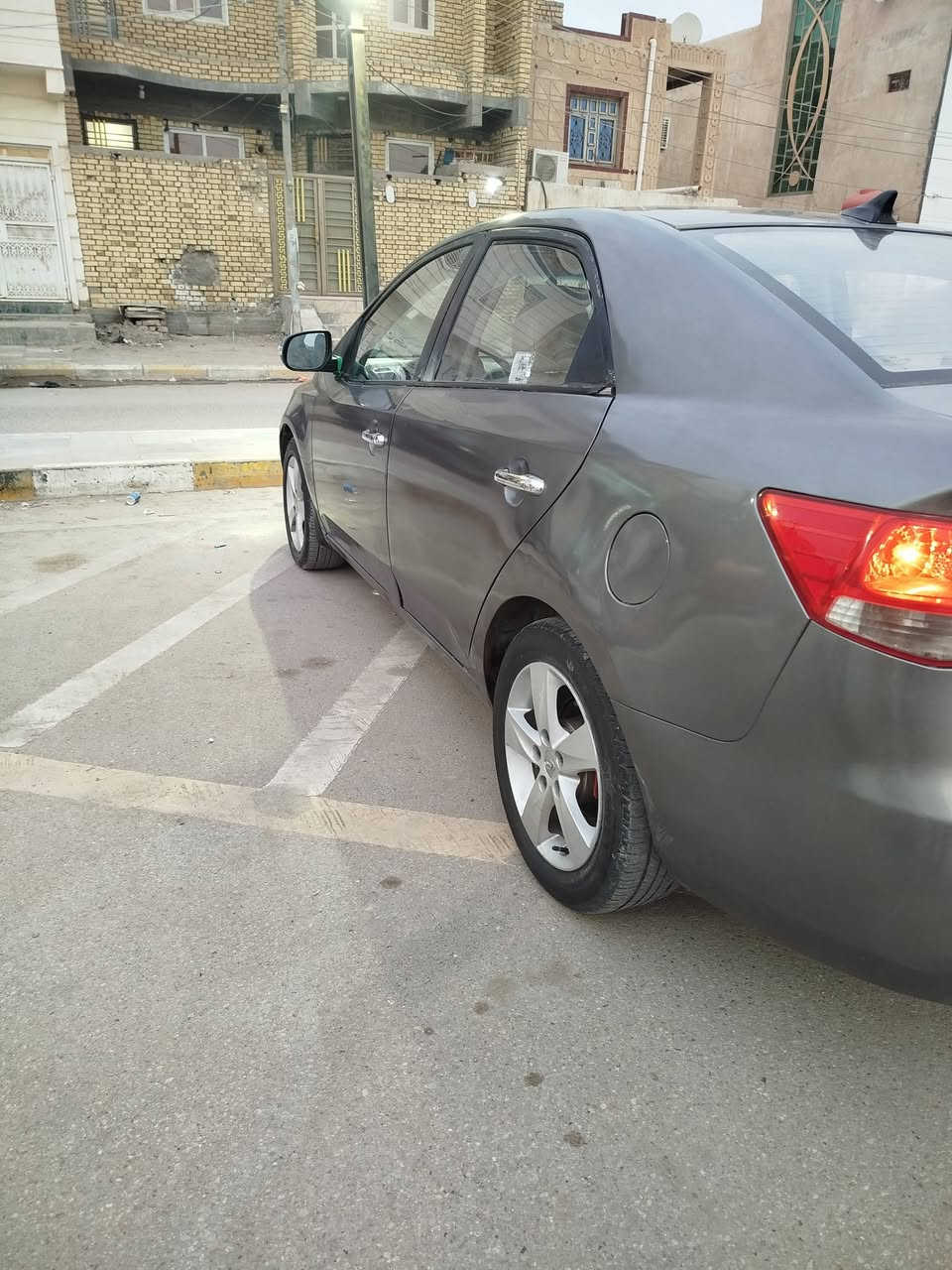 السلام عليكم سيراتو موديل 2010 خليجي مكينه 1600 كير حداديه كهربائيات تخم تاير جاهزه بصمه فول ماعده الفتحه لا ضربه ولا تبديل صبغ حزام جماليه اثر جراد المكان ناصرية مركز السعر 83 وبيه مجال قليل مكلف بل نشر مكلف بل نشر للاستفسار ***********
