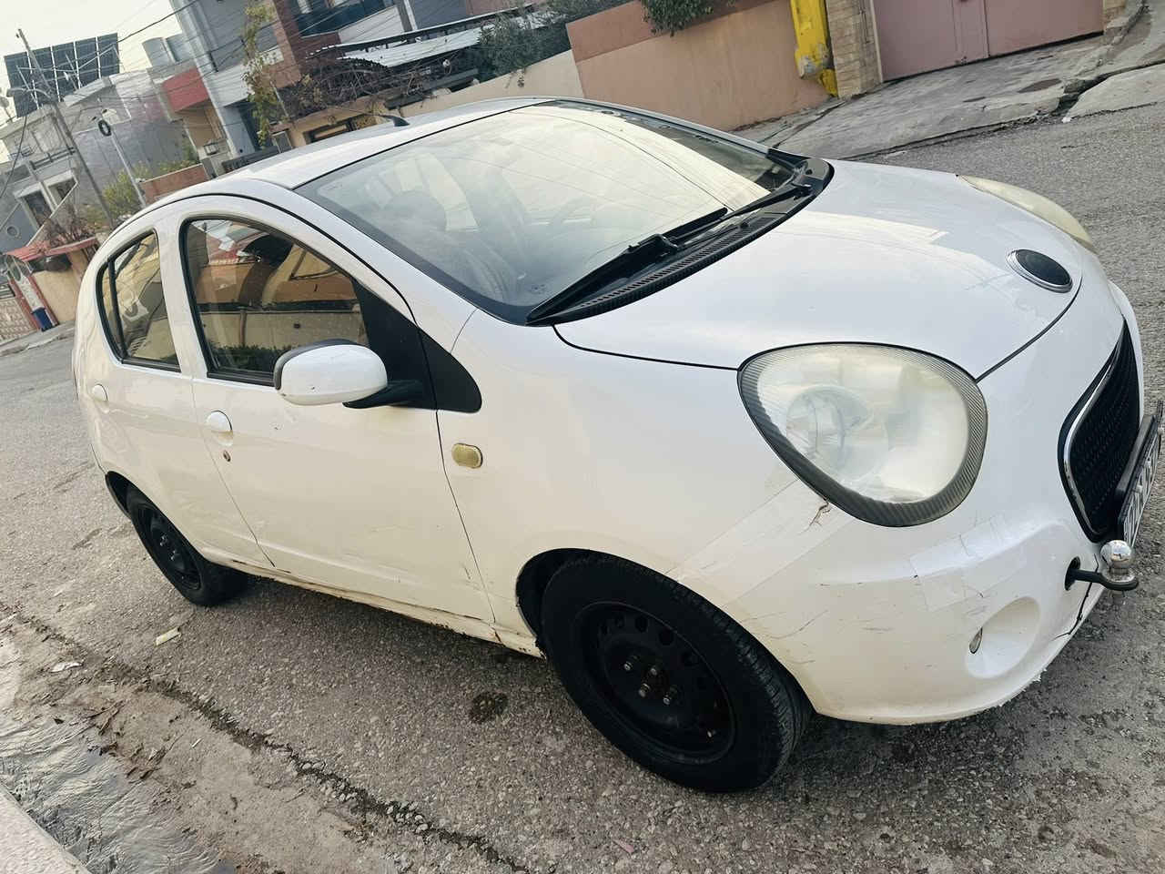 بانده موديل 2013كيرتوماتيك  ومحرك وكير  شرط مابيها ضرر تبريد شغال  السيار بسمي كابون بانزين بيها. طخم ورا وكدام شرط.   
السعر ٥٥ بيها مجال بسيط 
الاستفسار ‭٠٧٧٣ ٢٨٢ ٦٣٨٣‬
