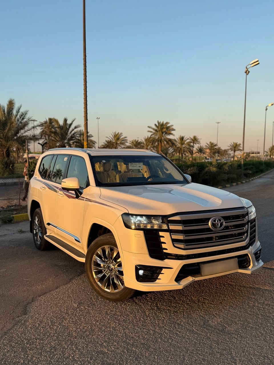 لاندكروزGXR limited 2024 
السيارة لمتد اصلية 
السيارة وكالة البريم باب اولا 
فول مواصفات 1/1 ورقم بغداد بأسمي
مكفولة من الصبغ والبارد والدبل كود
السعر 675$ وبيهه مجال بسيط للشراي 
مكان السيارة بغداد 
رقم الهاتف / واتساب :***********

