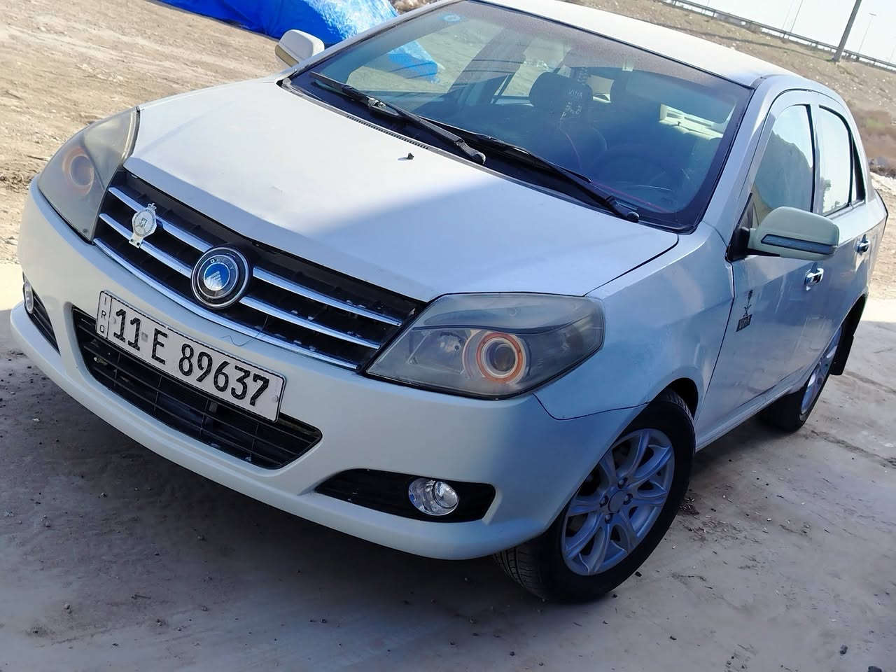 السلام عليكم
جيلي ام كي 2013 
بيشها رسات صبغ
مكينه مكفوله  وكير وكهربائيه شركه
تخم تاير نظيف
دواخل جديدة
رقم بغداد سنويه 2030 
 تقص زوج دريمات وتبريد
33 ورقه وبيه مجال قليل
مكان المحموديه ناحيه الرشيد 
***********
