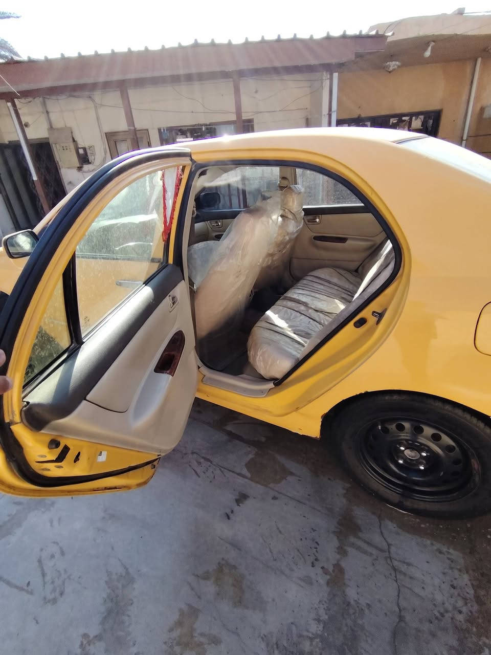 سلام عليكم حبايب بيوايدي f3 للبيع سياره حلوه صدر جديد كير مكينه بجيس بعدهن تبريد ثلج تخم تاير سياره حلوه تراي وين مايعجبك طلع بيه موديل 2011 سعره 45وبيه مجال الطيبين هاذه رقمي *********** خاص هم موجود وتساب مكاني بغداد الحموديه ناحيه الرشبد
